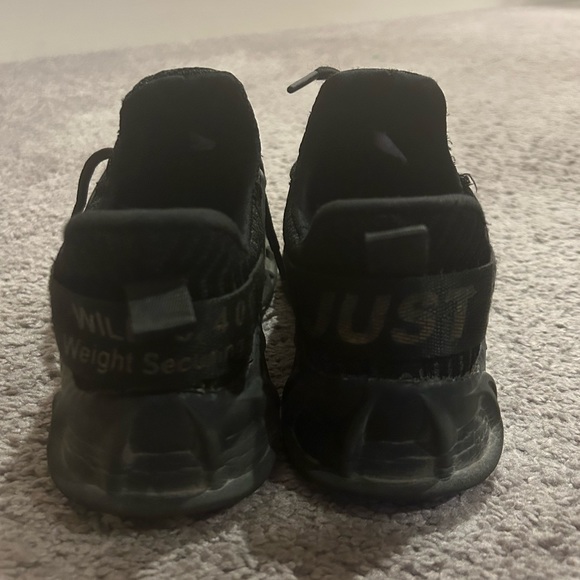 Sneakers | Amazon - Picture 5 of 5